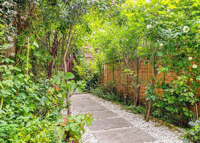 Stunning Studio In Heart Of Ldn With Garden